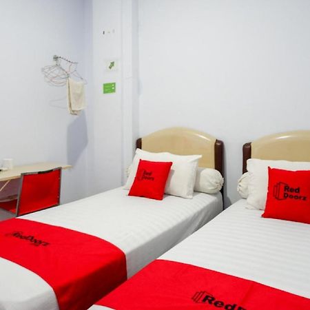 Reddoorz @ Hotel Bravo Pantai Kamali Bau Bau Baubau Екстер'єр фото