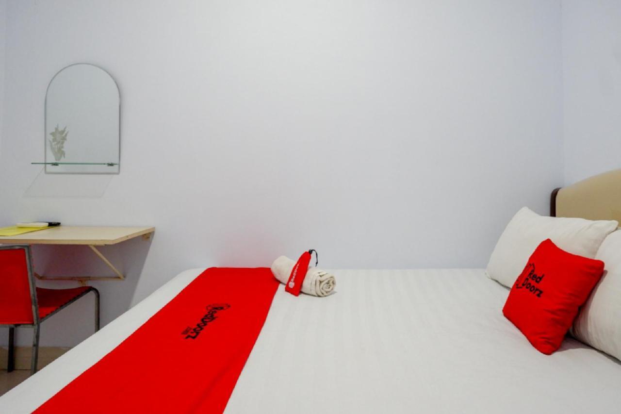 Reddoorz @ Hotel Bravo Pantai Kamali Bau Bau Baubau Екстер'єр фото