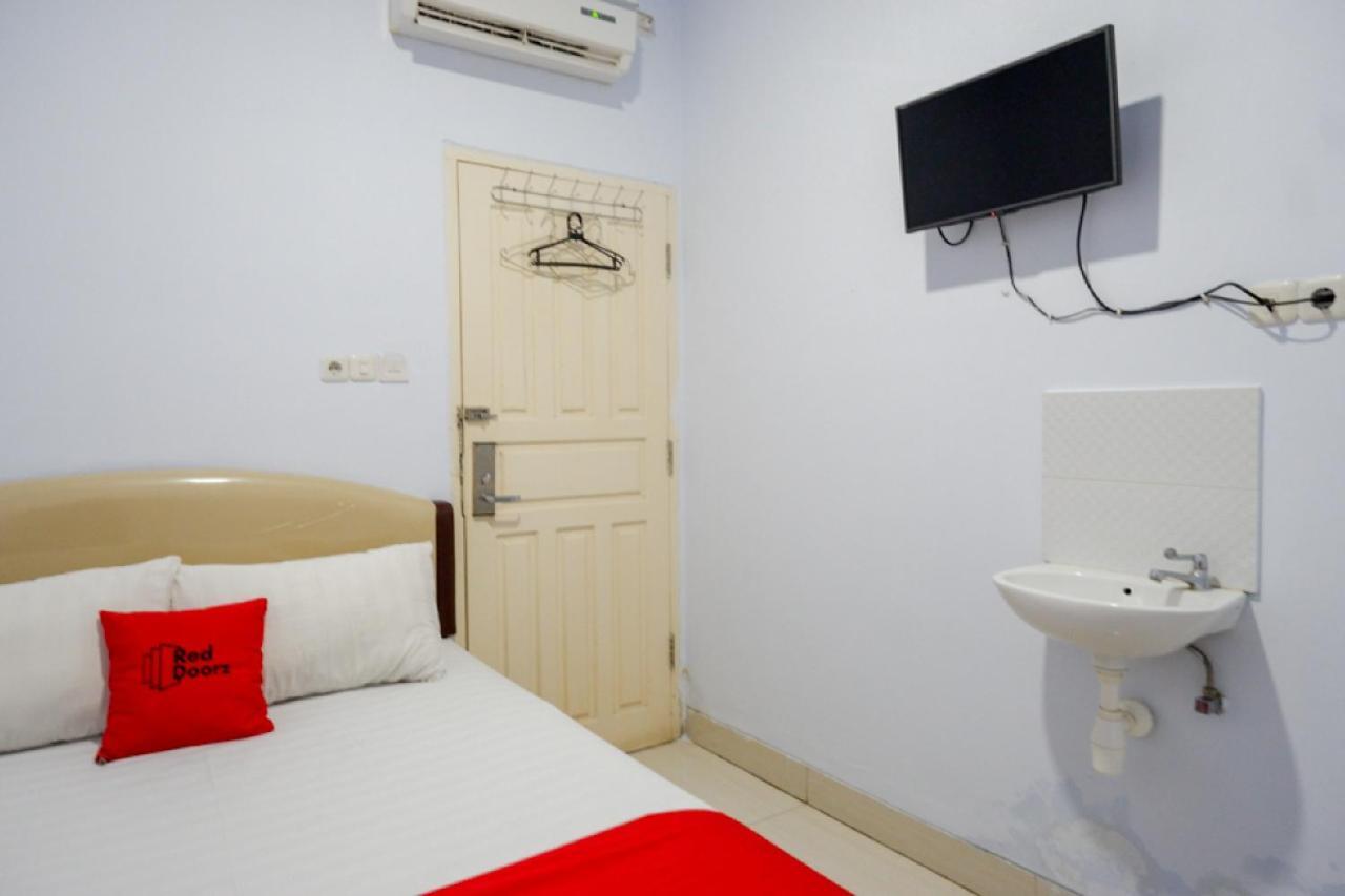 Reddoorz @ Hotel Bravo Pantai Kamali Bau Bau Baubau Екстер'єр фото