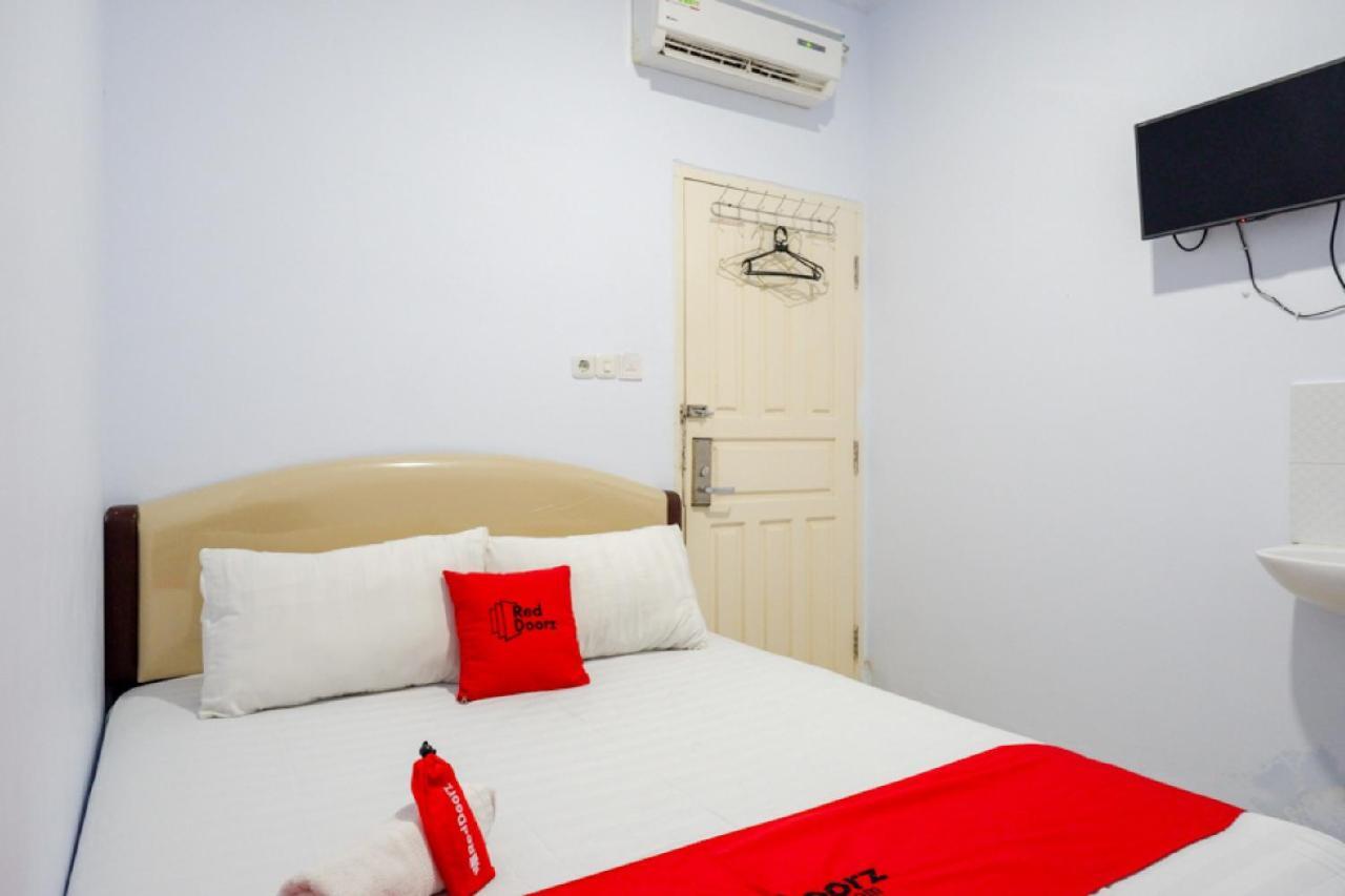 Reddoorz @ Hotel Bravo Pantai Kamali Bau Bau Baubau Екстер'єр фото