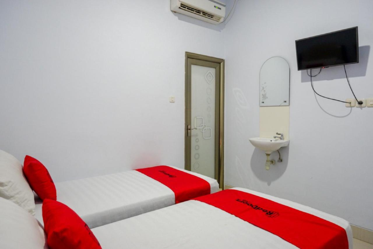 Reddoorz @ Hotel Bravo Pantai Kamali Bau Bau Baubau Екстер'єр фото