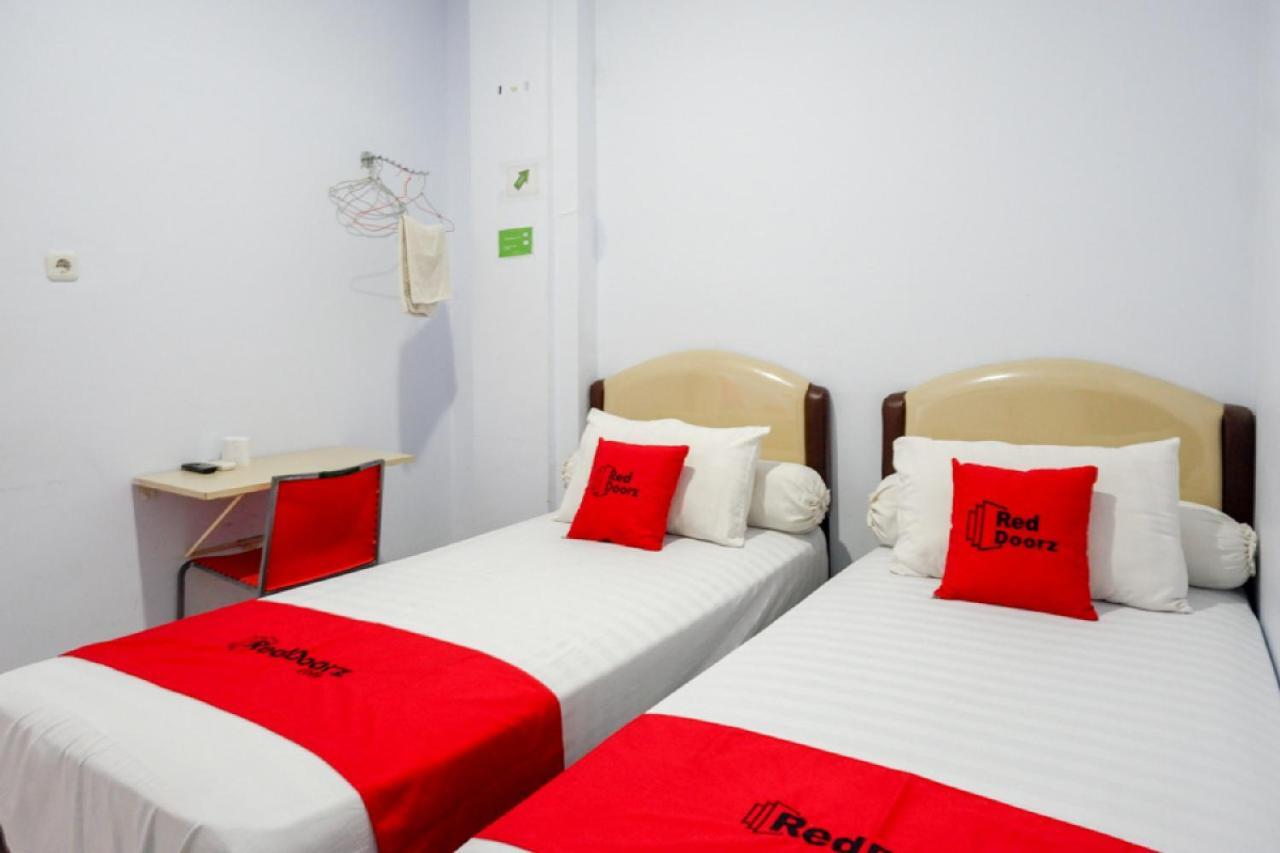 Reddoorz @ Hotel Bravo Pantai Kamali Bau Bau Baubau Екстер'єр фото
