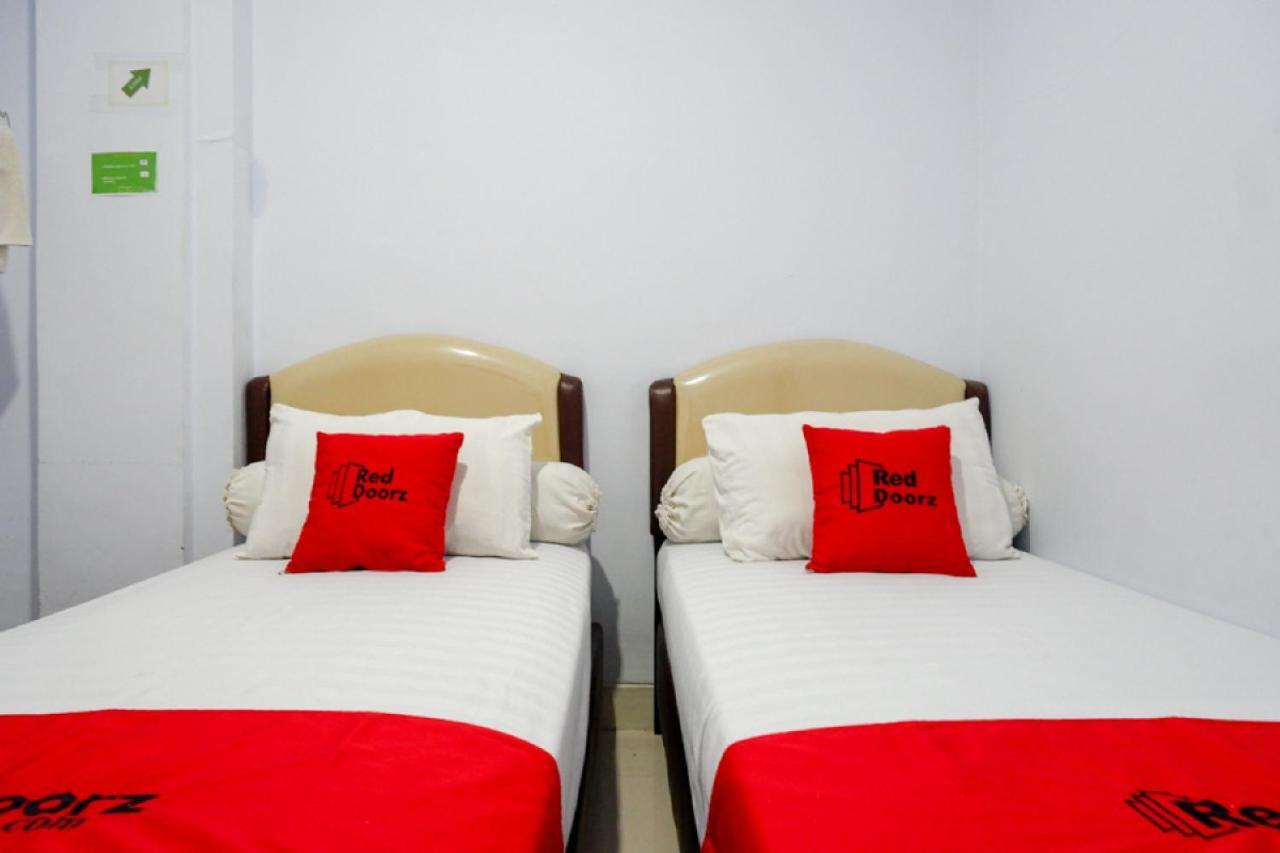 Reddoorz @ Hotel Bravo Pantai Kamali Bau Bau Baubau Екстер'єр фото
